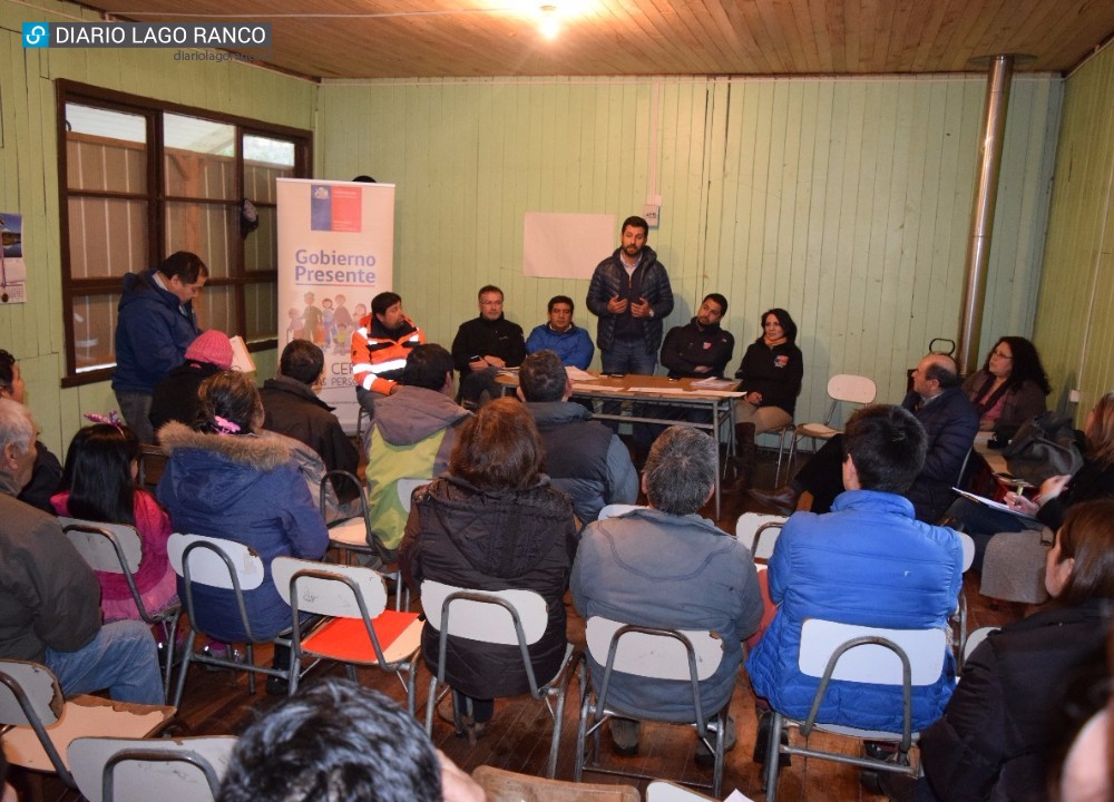 Comunidad de Ilihue participó en Diálogo Ciudadano con distintos servicios públicos