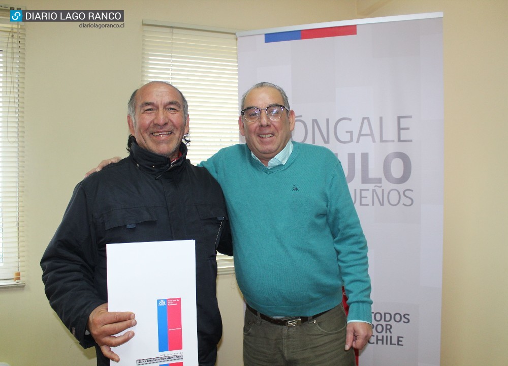 Felicidad pura:  Jairr Fernández de Lago Ranco ya tiene su título de dominio