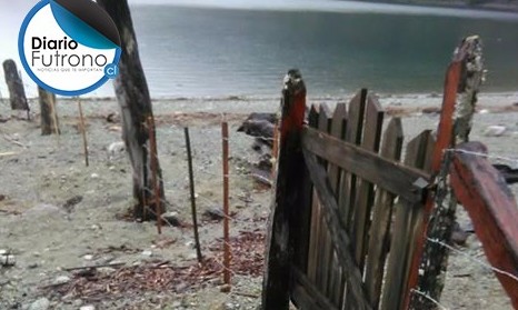 Futrono: Comunidad indignada por cerco instalado en plena playa de Hueinahue