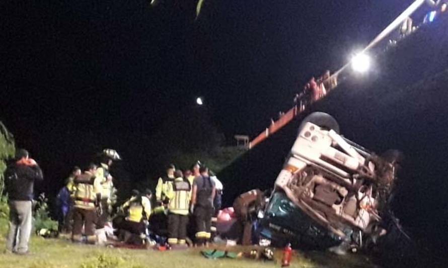 [ESTA NOCHE] Comerciante laguino murió tras caer camión desde puente en la Araucanía
