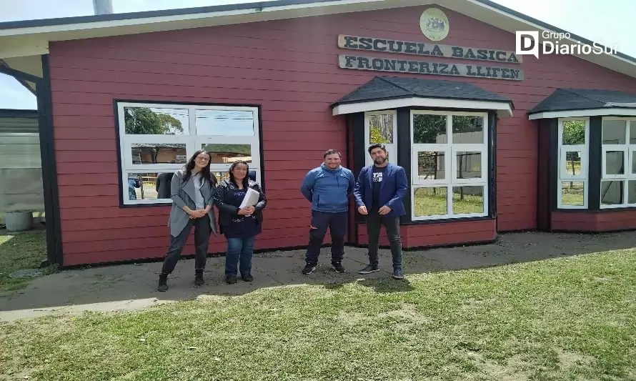 Académicos de la Faculta de Filosofía y Humanidades visitaron a docentes de Lago Ranco y Futrono en marco de investigación Fondecyt Regular