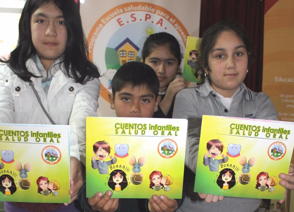 Realizan lanzamiento de primera edición de Cuentos Escolares sobre Salud Oral en Lago Ranco